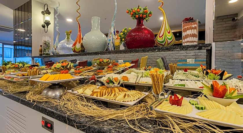 Best Western Plus Khan Hotel