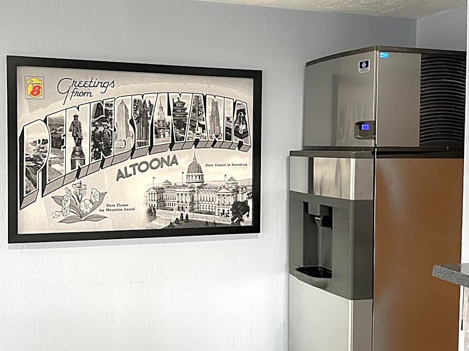 Super 8 by Wyndham Altoona