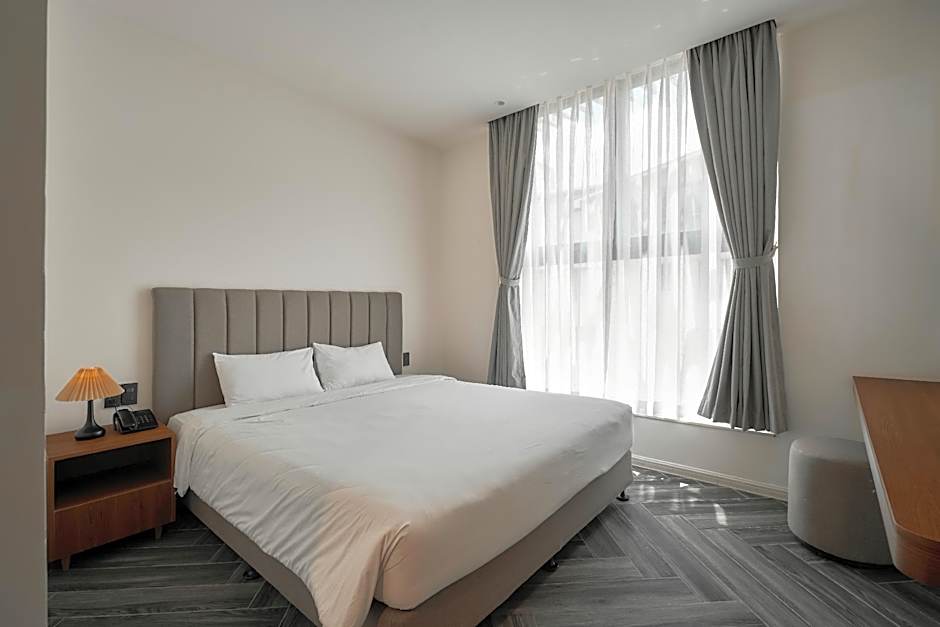Len Hotel