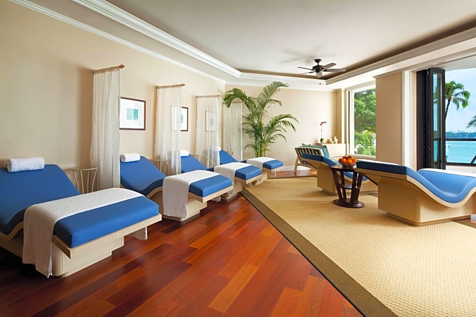 Moana Surfrider, A Westin Resort & Spa, Waikiki Beach