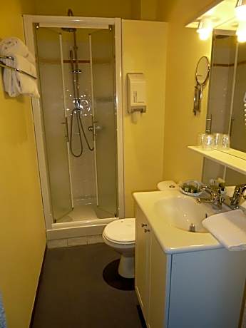 Standard Twin Room with Shower