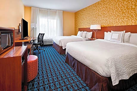 Queen Room with Two Queen Beds - Hearing Accessible