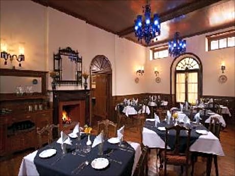 Kluney Manor