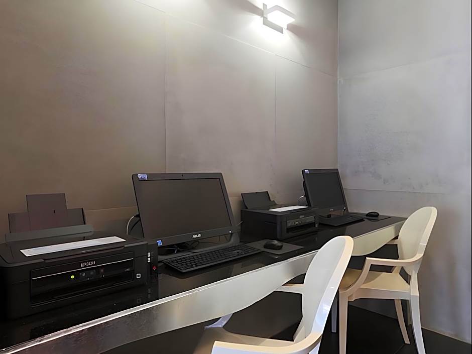 Royal Group Hotel Buo Ai Branch