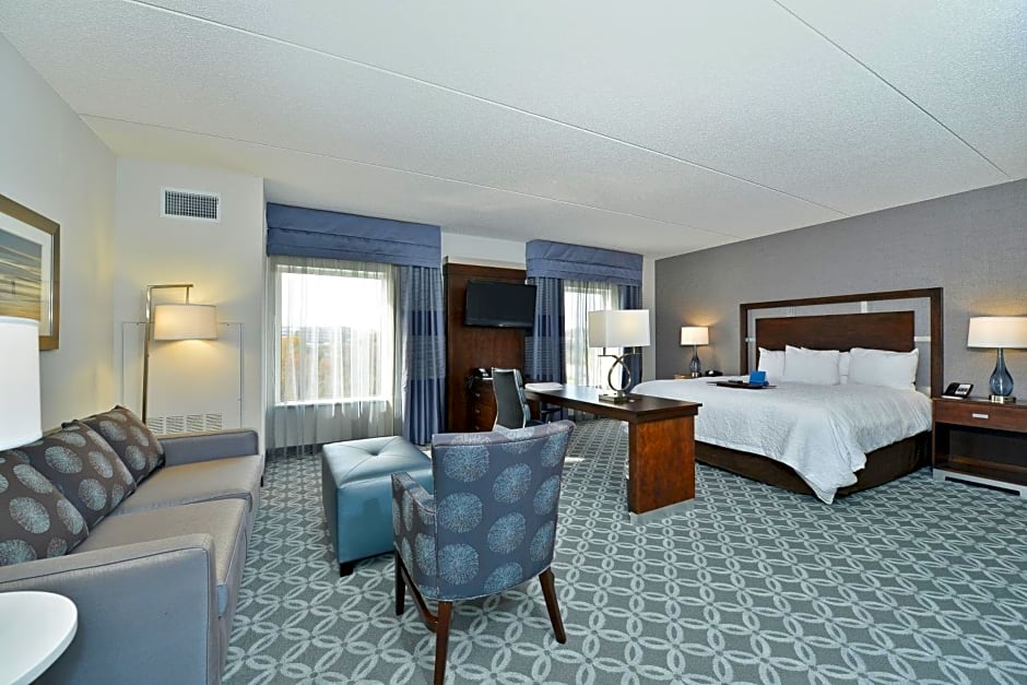 Hampton Inn & Suites Greensboro/Coliseum Area