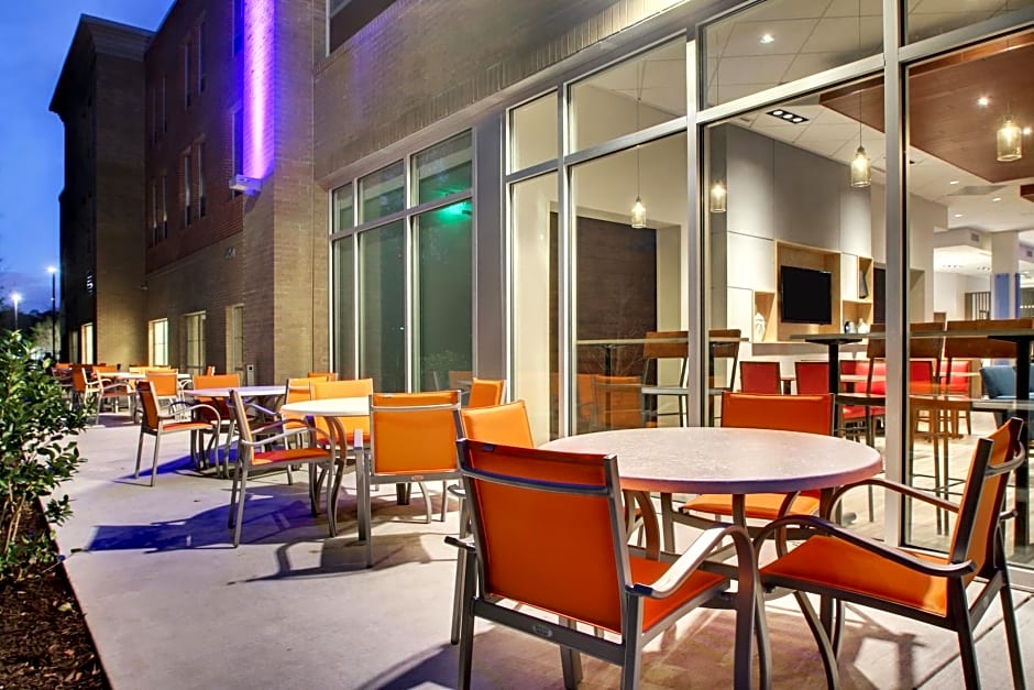Holiday Inn Express & Suites Charleston NE Mt Pleasant US17 By IHG