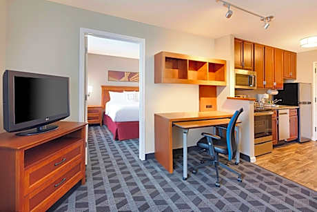 Suite, 1 Bedroom (1 Queen Bed and 1 Double Sofa Bed)