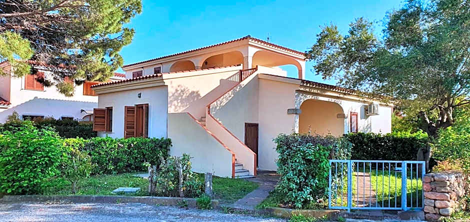 ISS Travel, L'Avru - 700 m from La Cinta beach