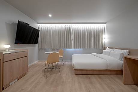 Studio Room