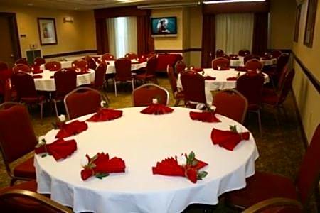 Country Inn & Suites by Radisson, Petersburg, VA
