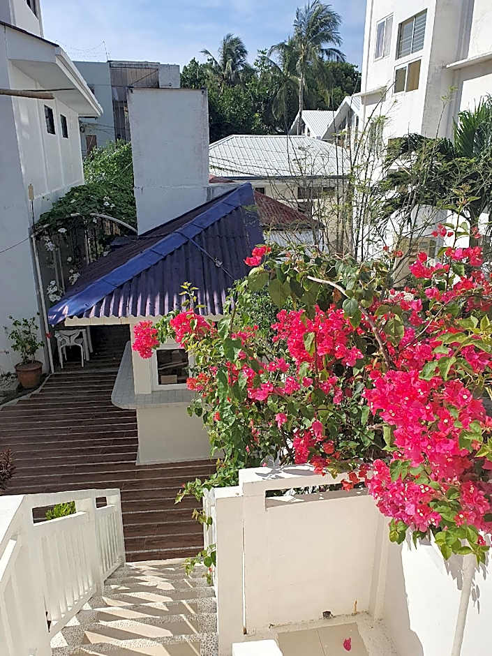 Clubboracay Apartelle