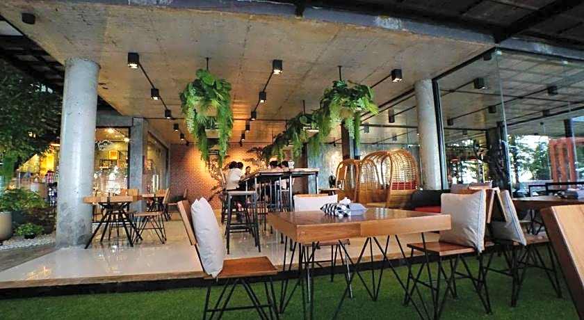 Maneetel Krabi Beachfront