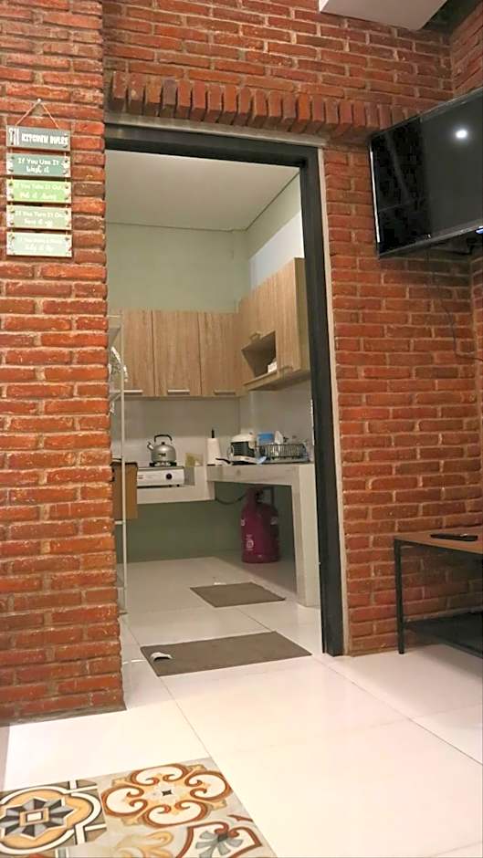 SaBi Guest House - Strategic Family -married couples only- Hostel in Prawirotaman