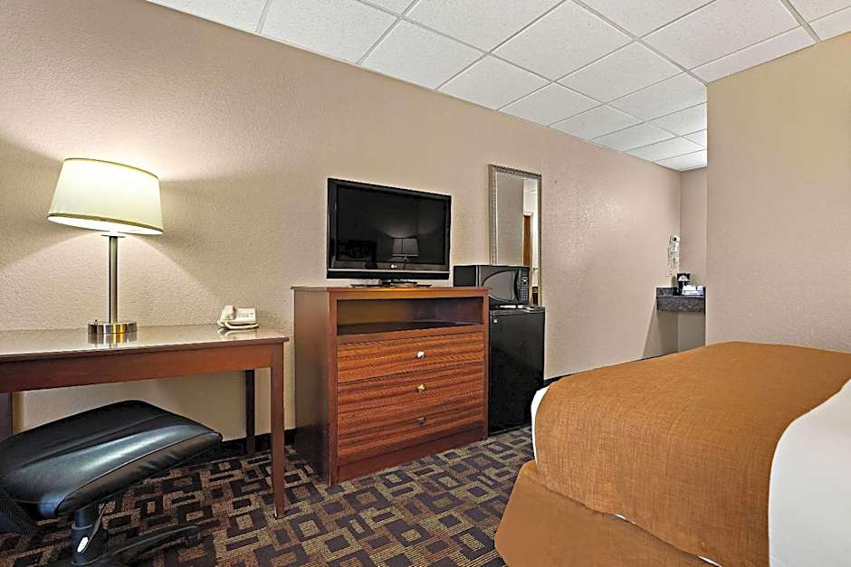 Rodeway Inn McPherson East