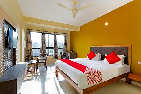 Capital O 61231 Morjim Pride