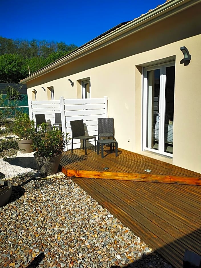 "Notre Bastide" Maison et table d'hôtes sur réservation, Piscine, Climatisation, Jacuzzi