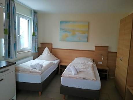 Deluxe Double Room with Shower