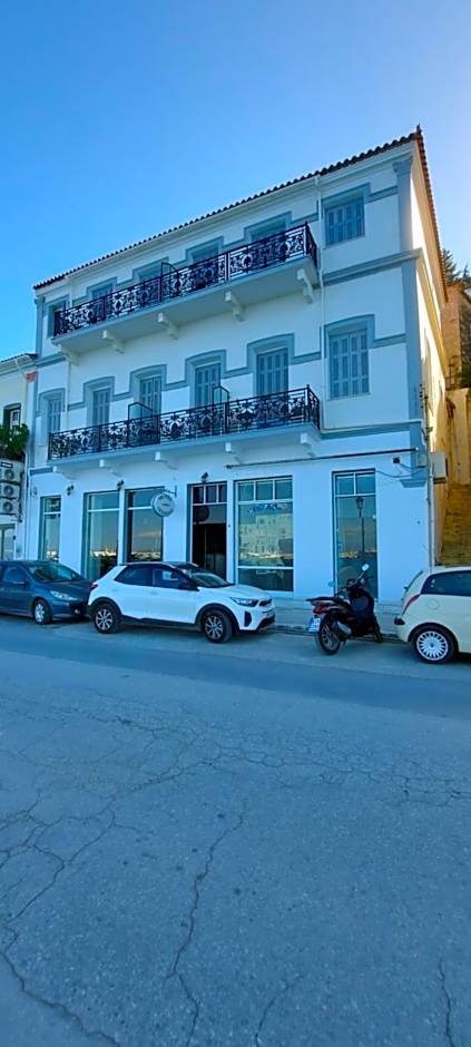 Leonidas Hotel