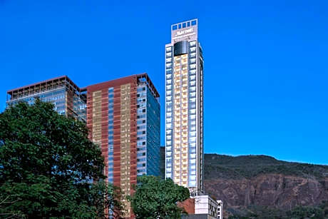 Premium Suite, Club lounge access, 1 Bedroom Suite, 1 King, Skyline view, Balcony