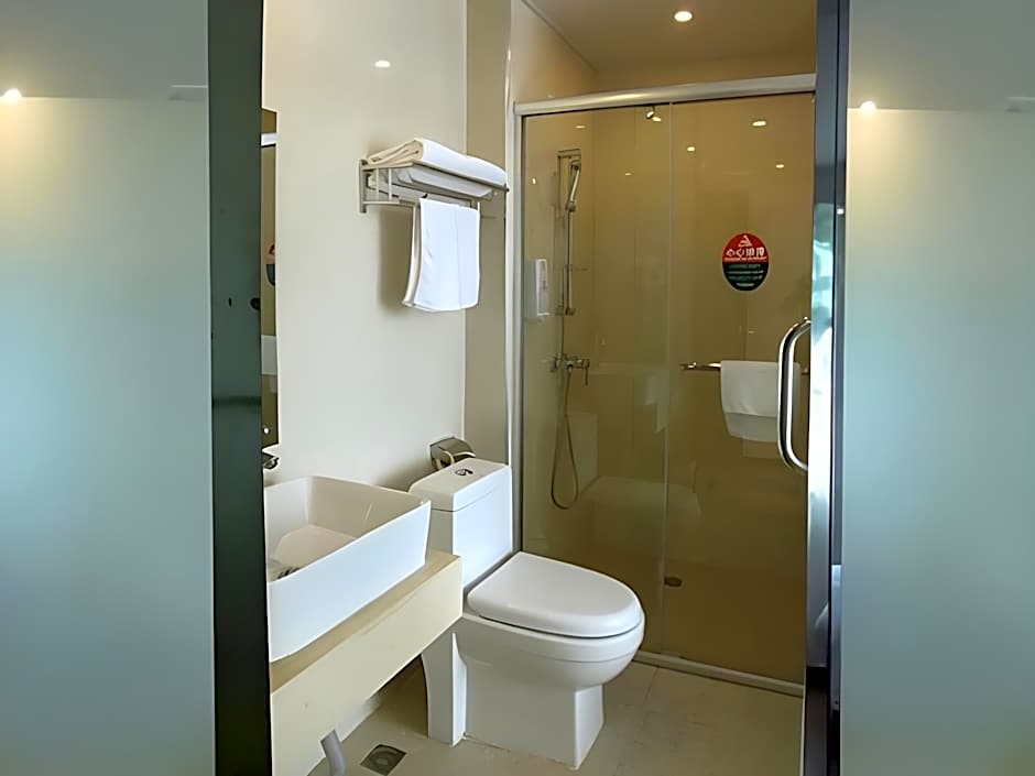 GreenTree Inn Guangxi Yulin Jincheng Commercial Building Shell Hotel