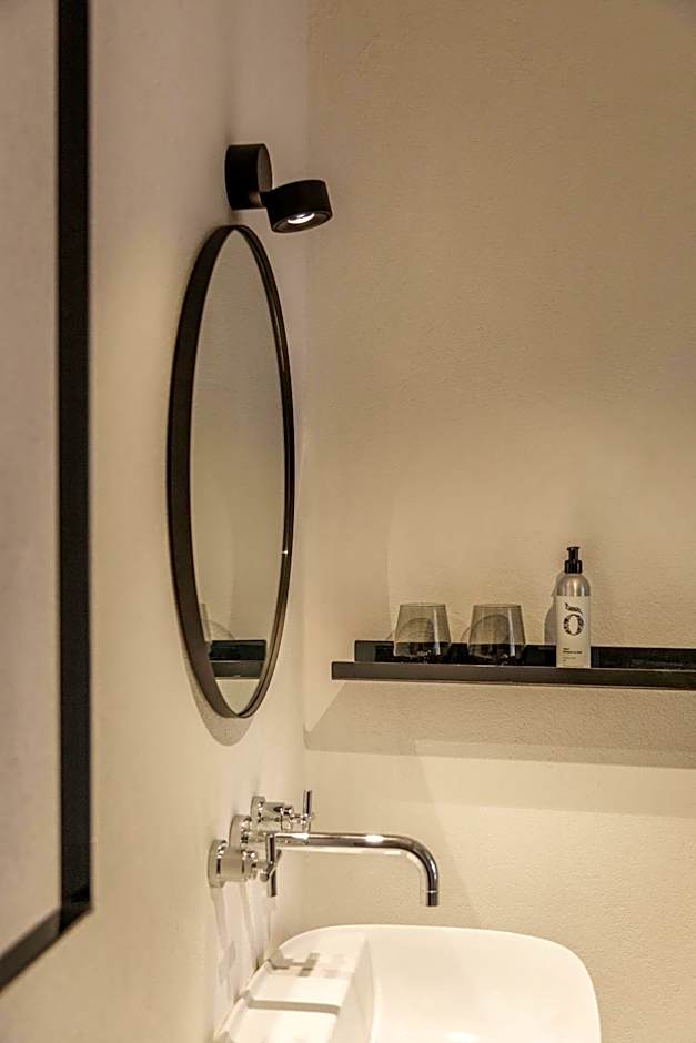 April1550 Boutique Hotel