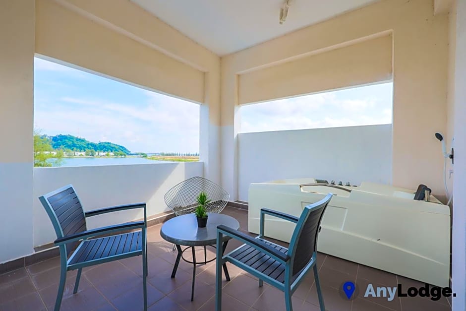 AnyLodge Waterfront Marina Island Pangkor