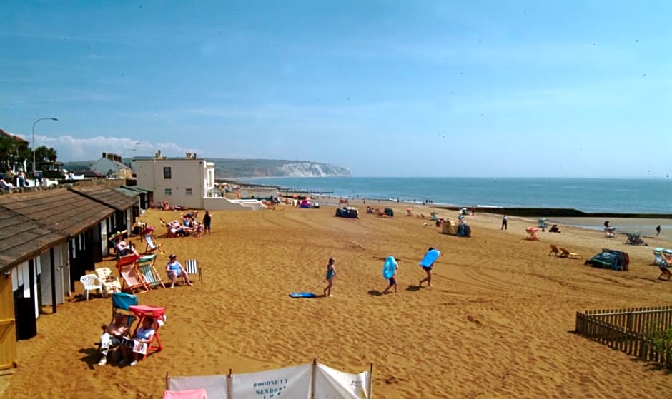 Regent Court - Seafront, Sandown --- Car Ferry Optional Extra 92 pounds Return from Southampton