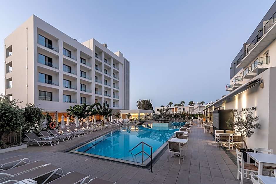 Anemi Hotel & Suites