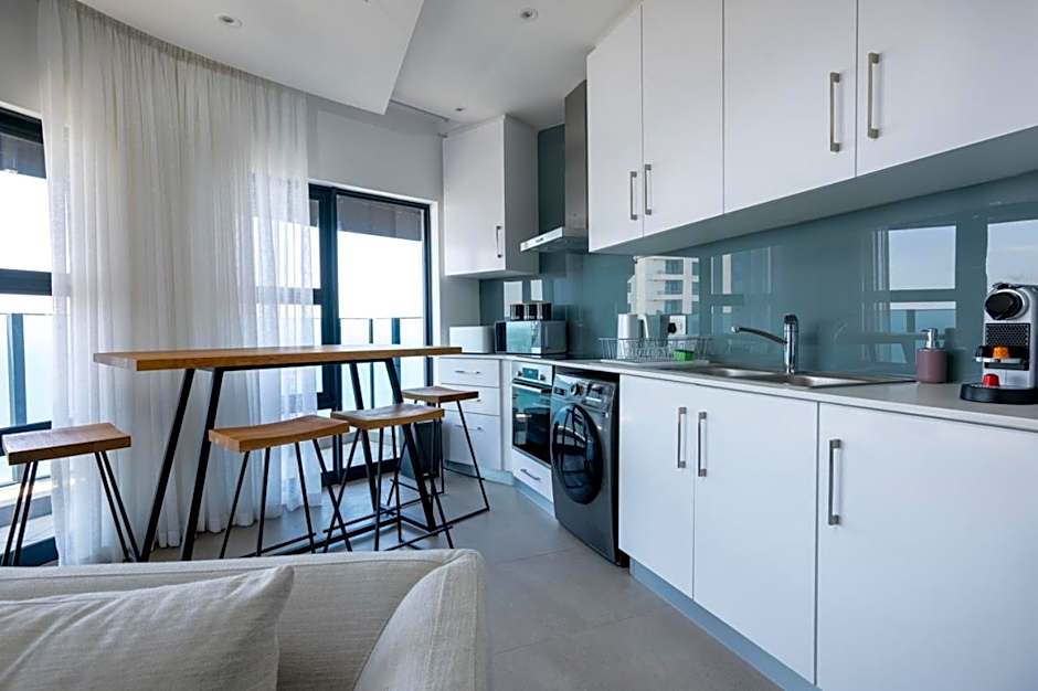 Opulent Oceans Apartment 2505 with Sea Views