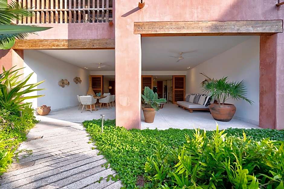 El Careyes Club & Residences