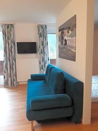 Apartment with Balcony (3-4 Adults)