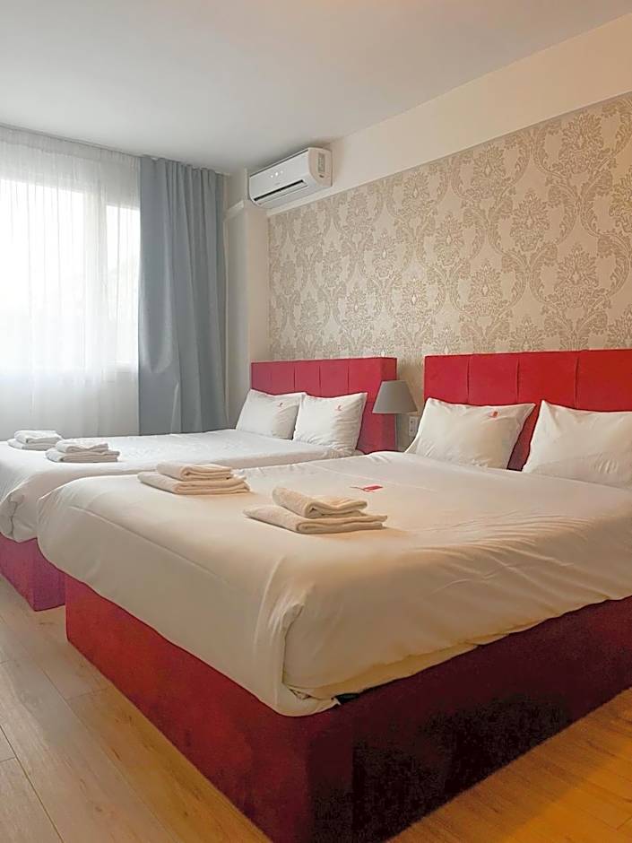 City Plaza Apartments & Rooms