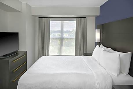One-Bedroom Queen Suite with Sofa Bed