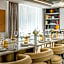 Neues Schloss Privat Hotel Zurich, Autograph Collection