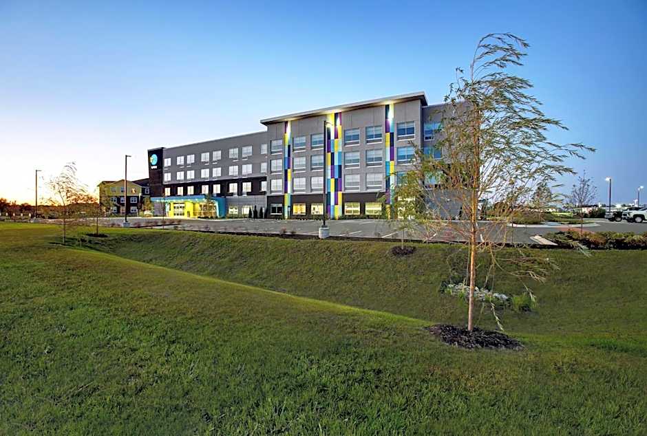 Tru by Hilton Stoughton, WI