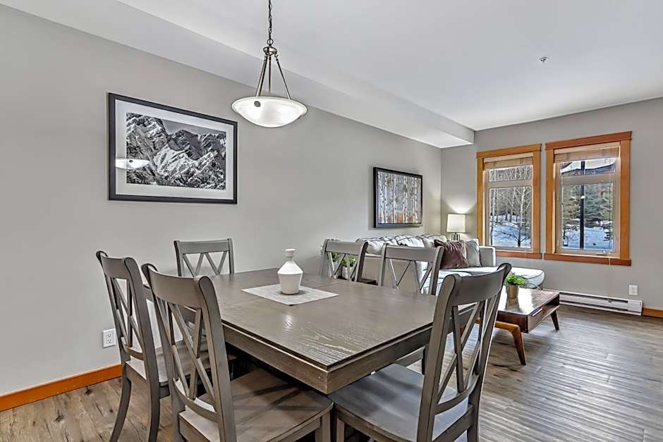 Suites with Pool & Hot tubs managed by Little Sister Getaways