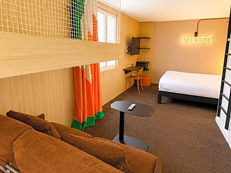 POP Family Room - 5 people