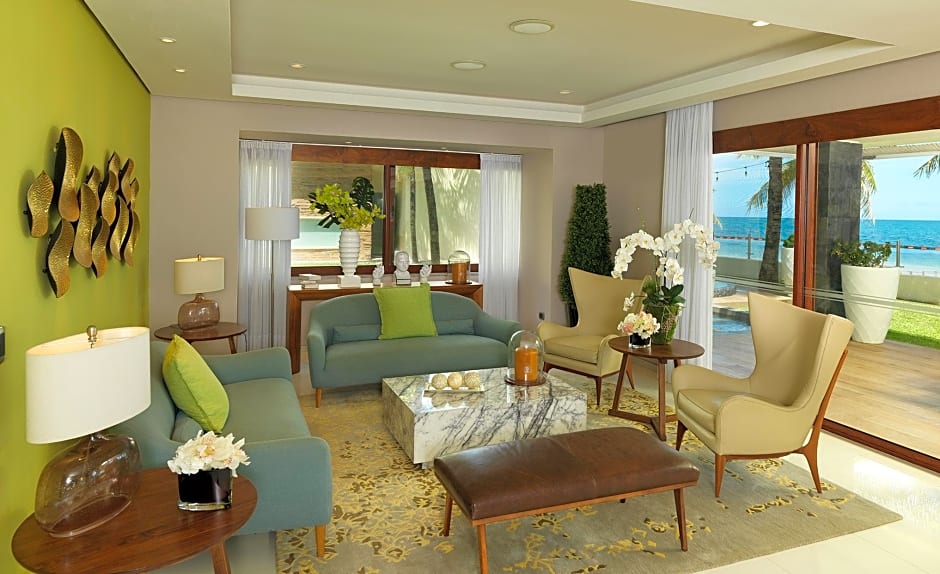 Azul Villa Esmeralda, by Karisma