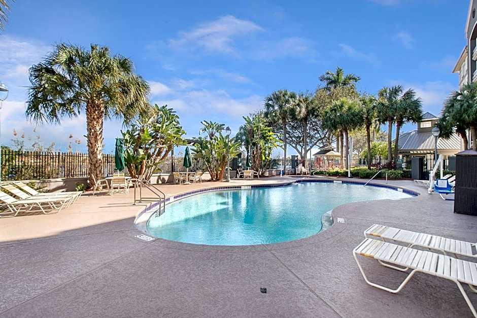 La Quinta Inn & Suites by Wyndham Fort Lauderdale Airport