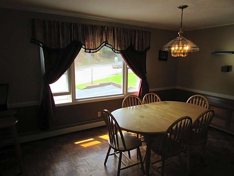 The Lake George Inn