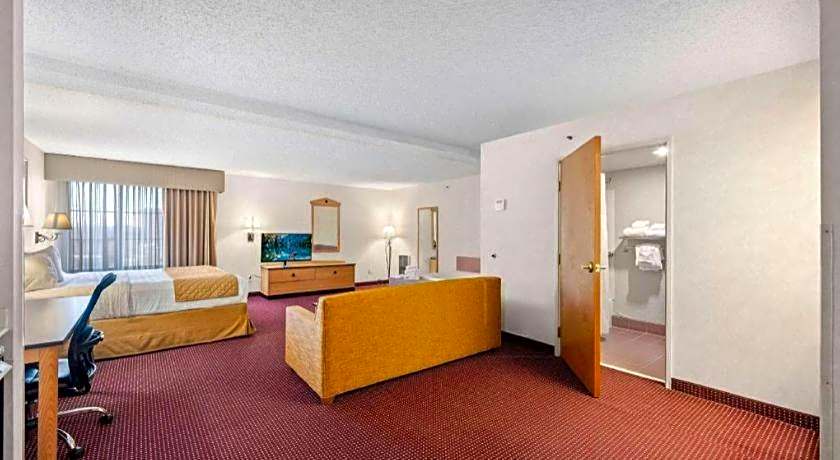 AmericInn by Wyndham Denver Airport