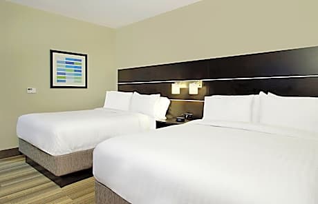 2 Queen Beds Suite