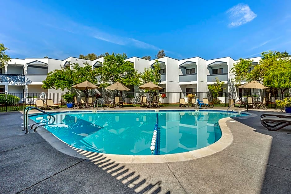 Best Western Plus Wine Country Inn & Suites