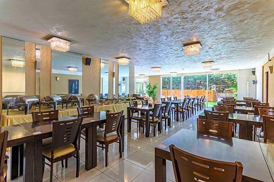Al Murjan Palace Hotel