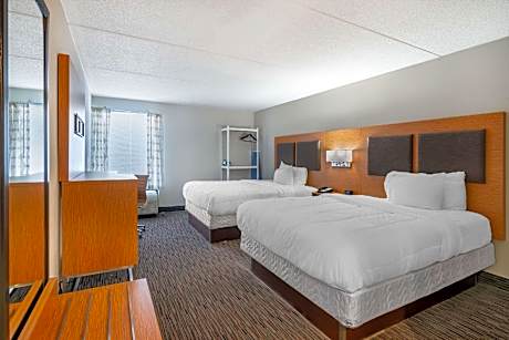 2 Queen Beds Nonsmoking