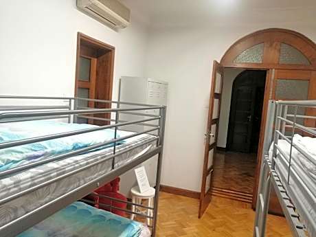 Bed in 4-Bed Mixed Dormitory Room