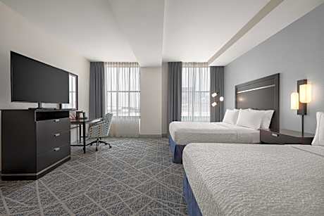Hampton Inn & Suites Cincinnati-Downtown