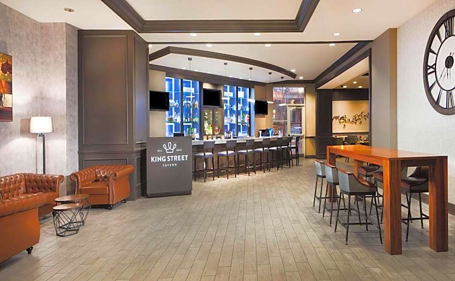 Hilton Alexandria Old Town