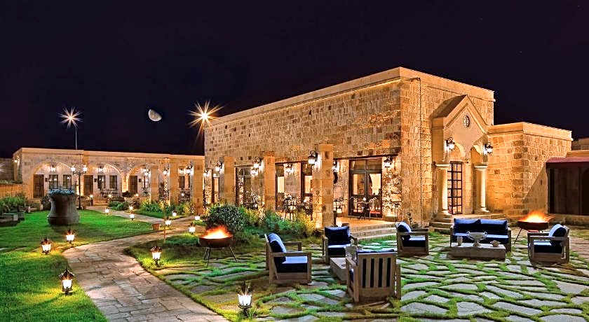 Seraphim Cave Hotel