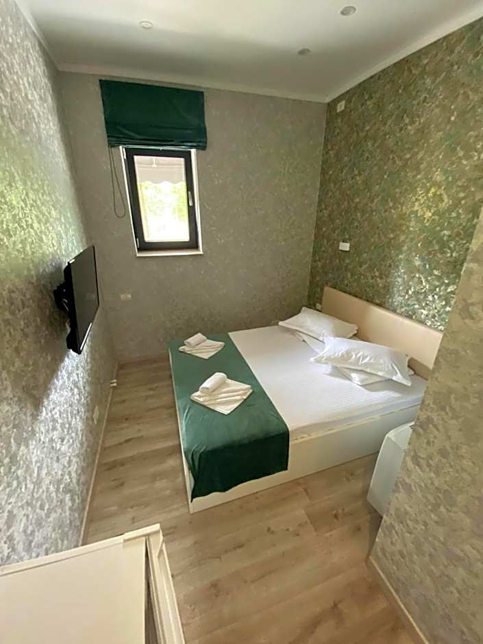 Arizet Boutique Mamaia